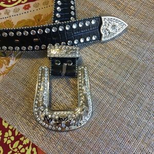 Yippee Kai yea ladies blazin Roxx western belt medium 36”